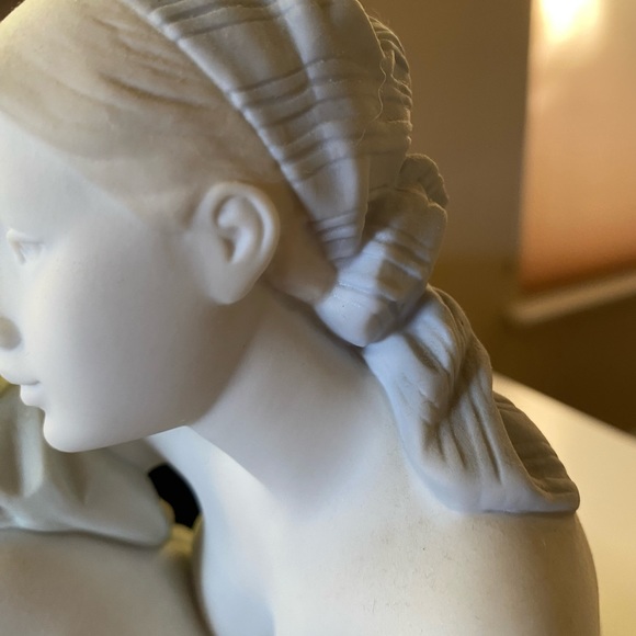 RETIRED 2004 ‘LOST IN THOUGHT’ Lladro item#01016887 - Picture 3 of 16